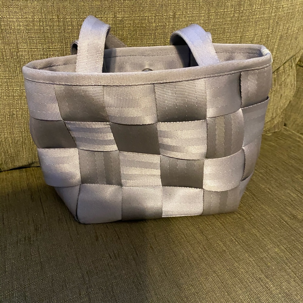 Harvey’s Seatbelt Purse